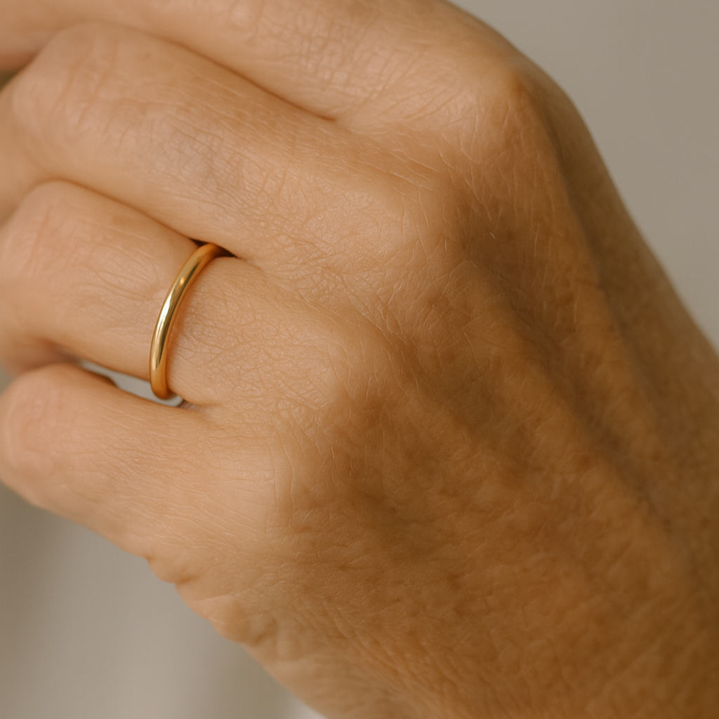 Simple ring made of gold and silver
