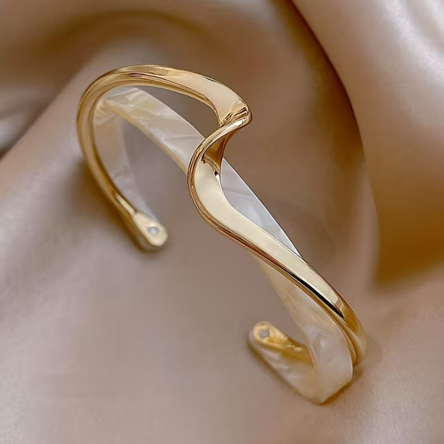Ava | 18k gold plated wave cuff bangle