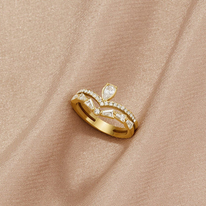 18K Gold Lilly Crystal Ring