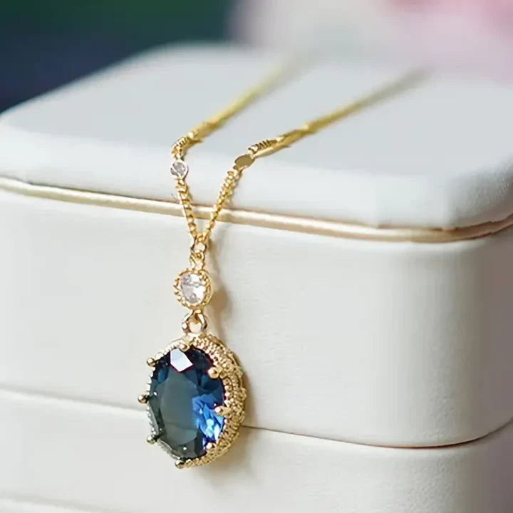 Thessia Lunebray Gold Necklace