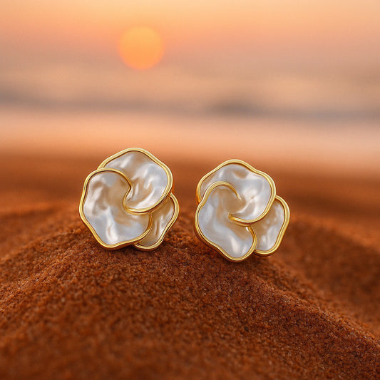 Cynthia | Gold Earrings with Pearls