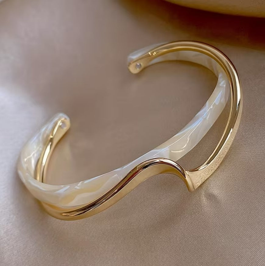 Ava | 18k gold plated wave cuff bangle