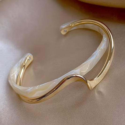 Ava | 18k gold plated wave cuff bangle
