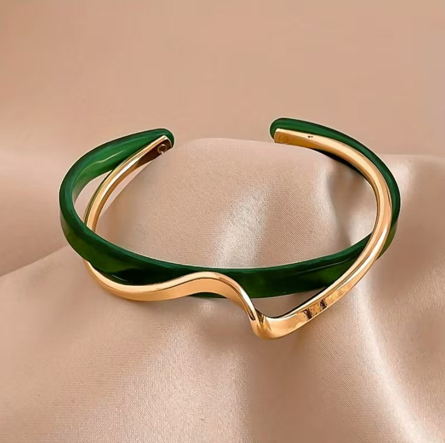 Ava | 18k gold plated wave cuff bangle