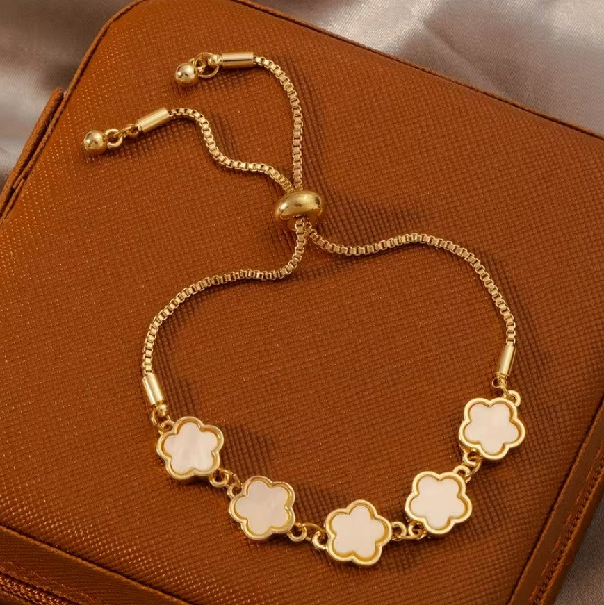 Amarah | adjustable star flower bracelet