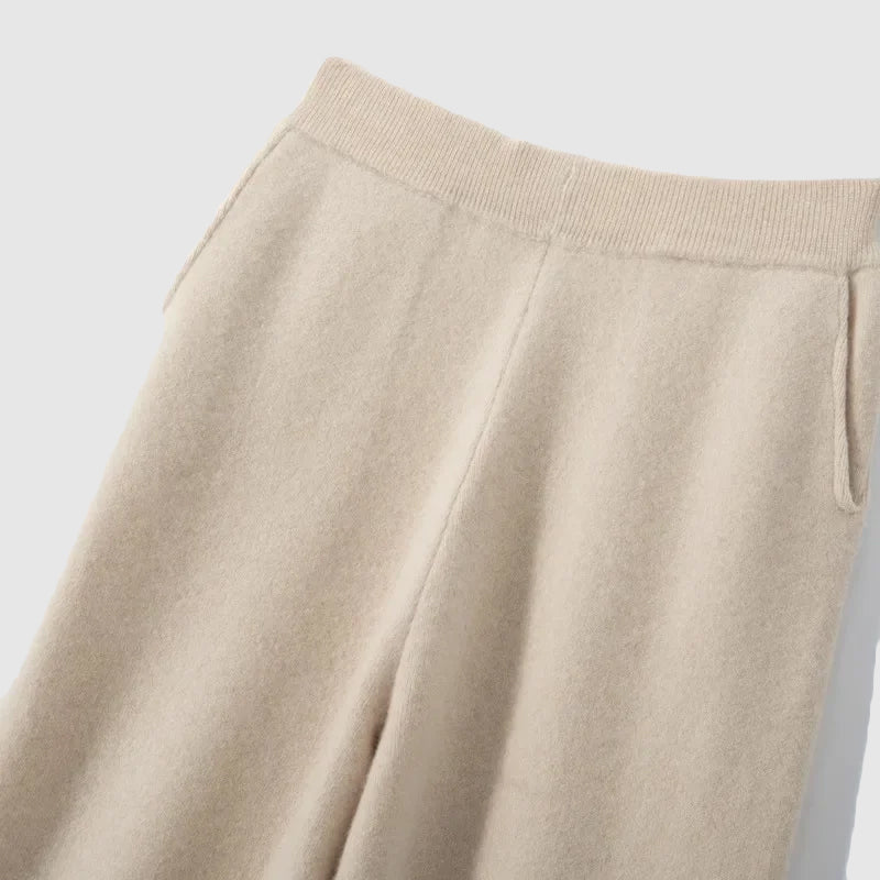 Sofia | Amoretti Velora Casual Pants