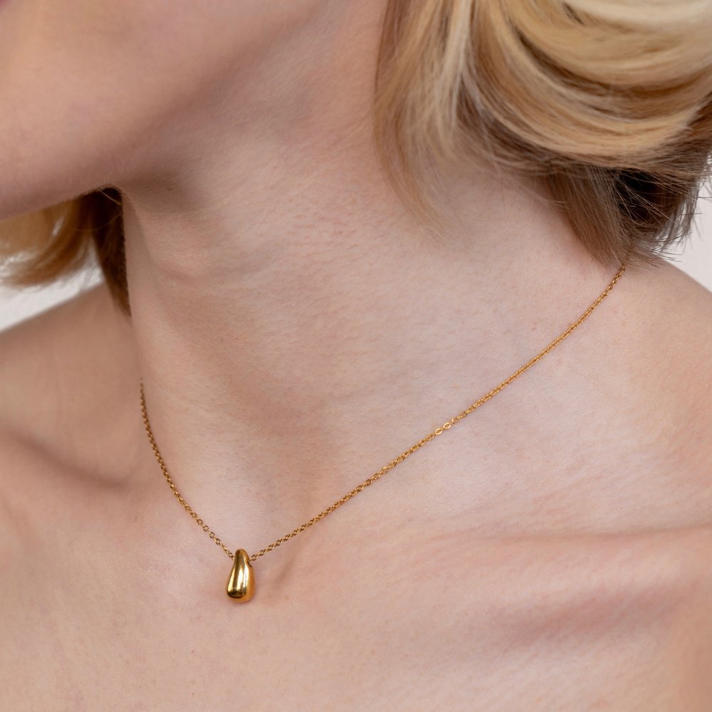 Amara Golden Teardrop Necklace